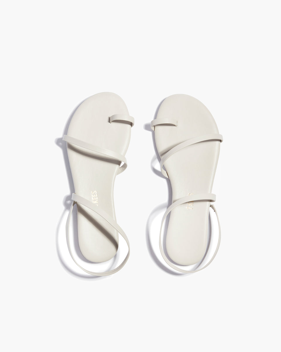 NWT MIA Cream Sandals Sleek Flip-Flops Size 8.5 MIA | Shoes | Nwt Mia Cream Sandals Sleek Flipflops Size 85  main image 3