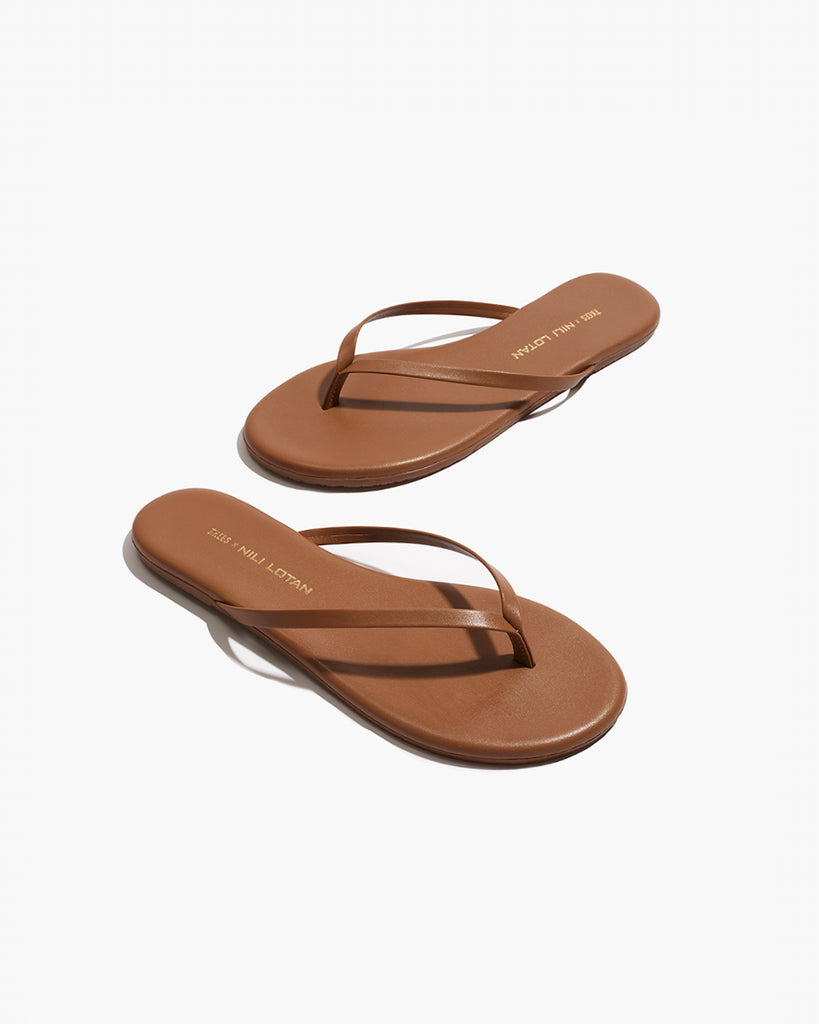 TKEES TKEES X NILI LOTAN Leather Flip Flops in Cognac