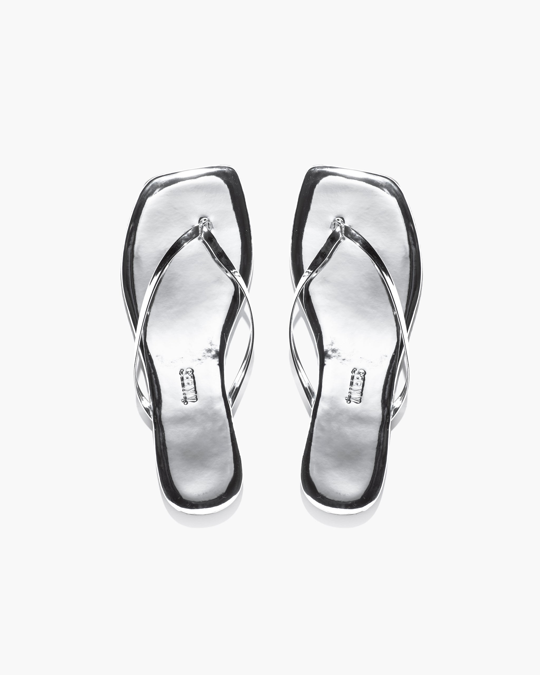 square-toe-lily-mirror-chrome-
