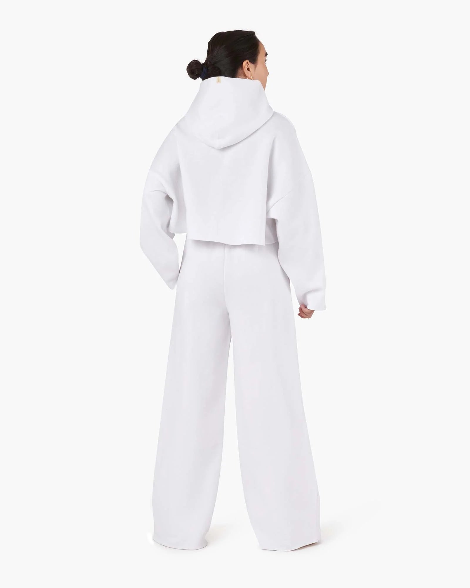 White nike cropped sales hoodie